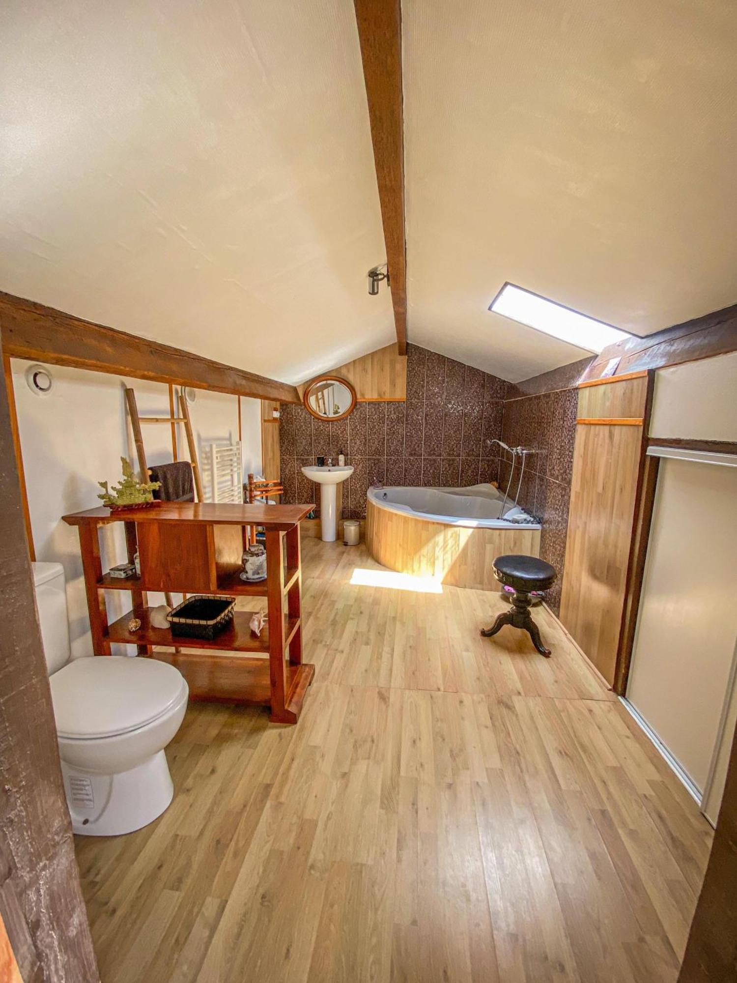 Ryokan Lankana Exideuil-sur-Vienne Экстерьер фото