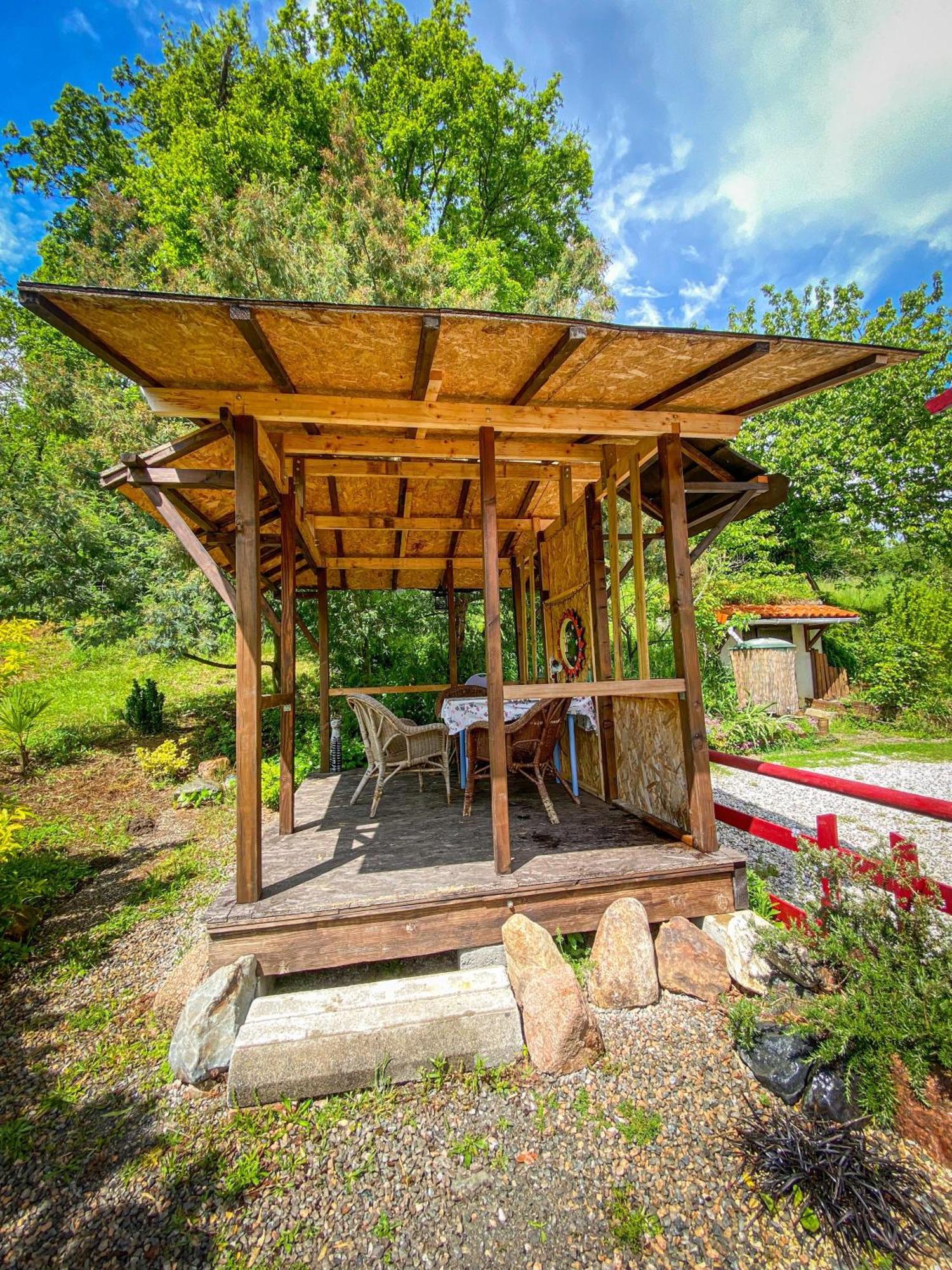 Ryokan Lankana Exideuil-sur-Vienne Экстерьер фото